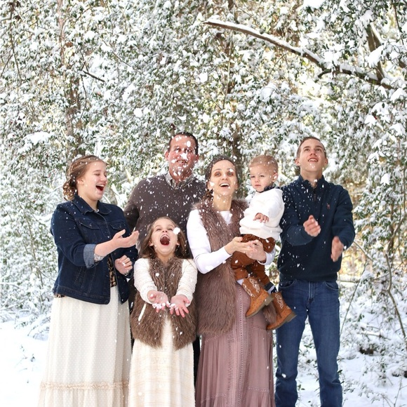 Meet your Posher, Corissa - Picture 2 of 2